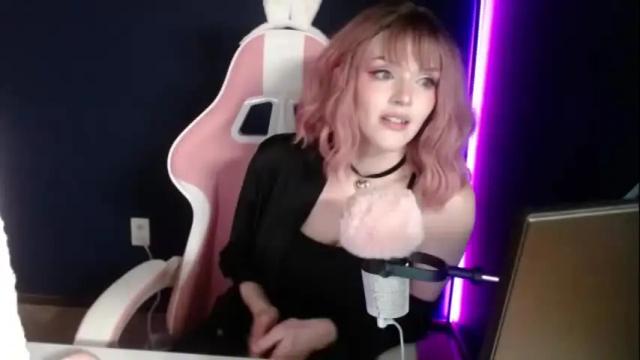 Image 7 of sophie_usagi Stream on Chaturbate on 16 months ago