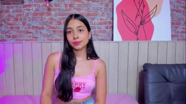 Image 10 of sophiebenson_ Stream on Chaturbate on 2 days ago