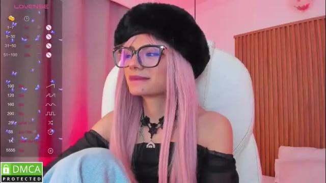 Image 7 of sophiecherry_ Stream on Chaturbate on 3 days ago