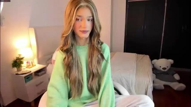 Image 2 of sophiecornett Stream on Chaturbate on 18 days ago