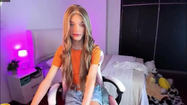 Image 2 of sophiecornett Stream on Chaturbate on 10 days ago