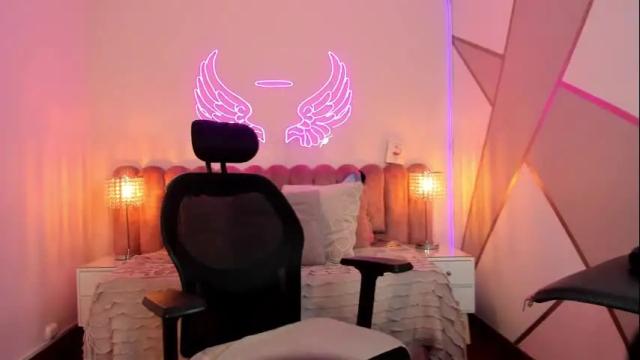 Image 3 of sophiee_s Stream on Chaturbate on 1 month ago
