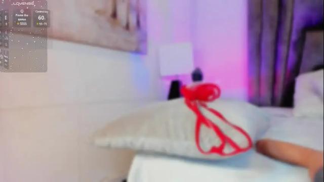 Image 10 of sophiee_smith Stream on Chaturbate on 1 month ago