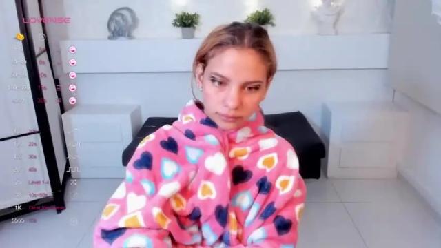 Image 7 of sophieevanst Stream on Chaturbate on 18 months ago