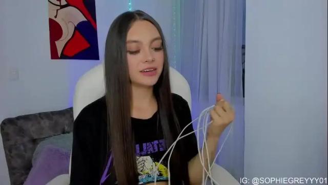 Image 3 of sophiegreey Stream on Chaturbate on 2 months ago