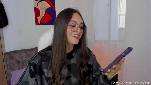 Image 2 of sophiegreey Stream on Chaturbate on 2 months ago