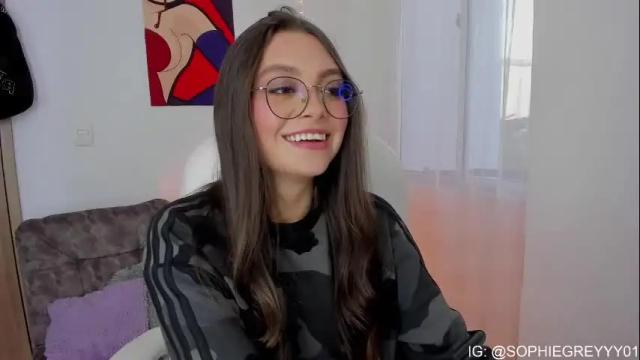 Image 3 of sophiegreey Stream on Chaturbate on 2 months ago