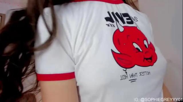 Image 12 of sophiegreey Stream on Chaturbate on 26 days ago