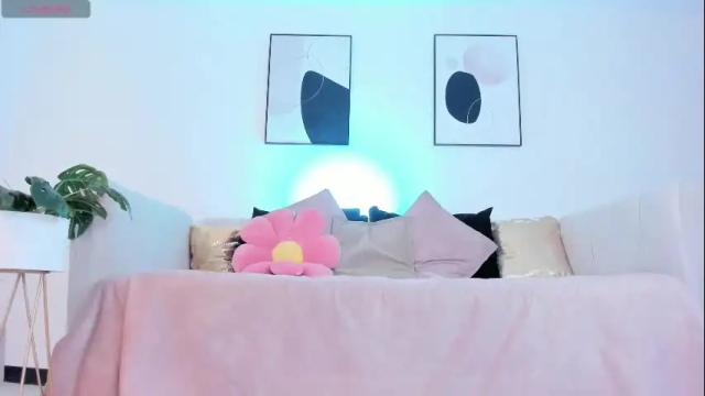 Image 10 of sophiehill_gh Stream on Chaturbate on 1 month ago