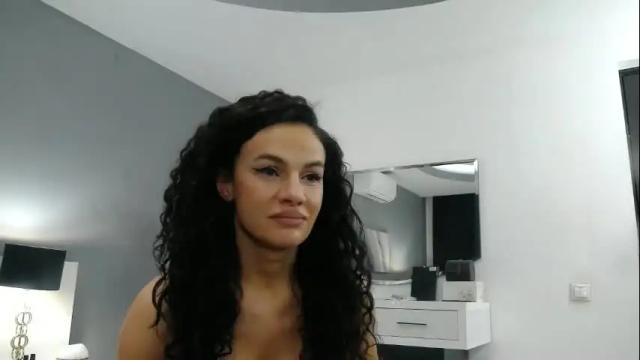 Image 3 of sophiejoulia Stream on Chaturbate on 27 days ago