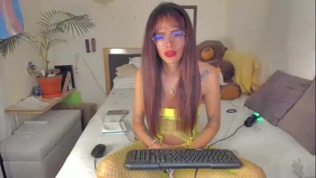 Image 12 of sophielondono21 Stream on Chaturbate on 26 days ago