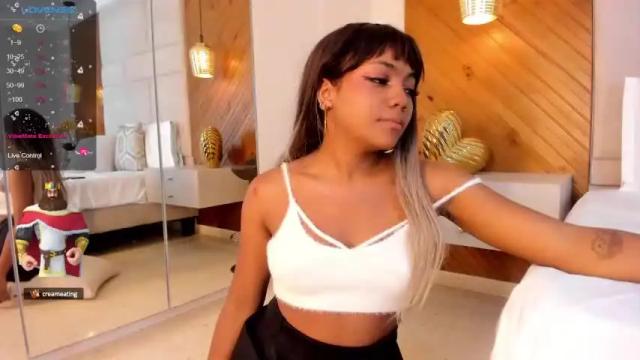 Image 10 of sophiemarchetti Stream on Chaturbate on 13 months ago