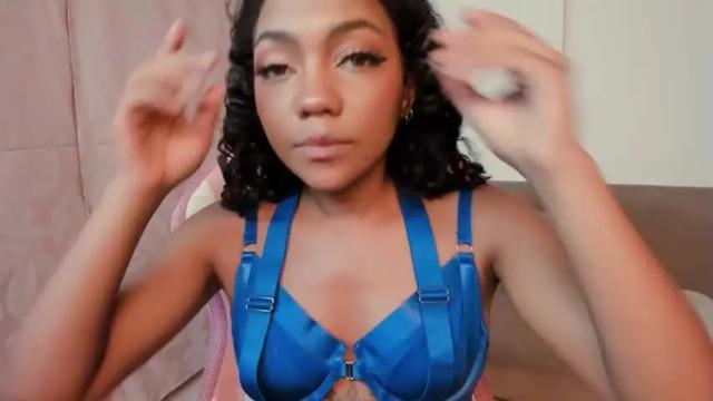 Image 2 of sophiemarchetti Stream on Chaturbate on 15 months ago
