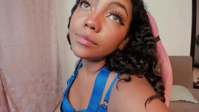 Image 4 of sophiemarchetti Stream on Chaturbate on 15 months ago