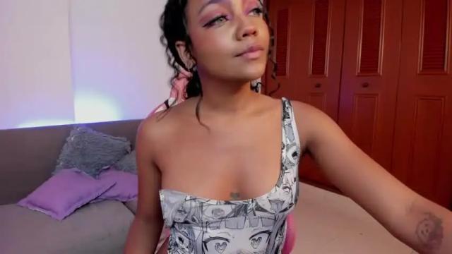 Image 11 of sophiemarchetti Stream on Chaturbate on 15 months ago