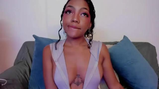 Image 12 of sophiemarchetti Stream on Chaturbate on 12 months ago