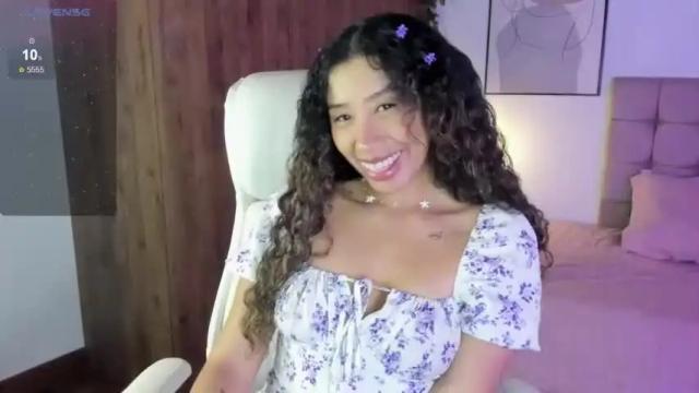Image 2 of sophieoncb Stream on Chaturbate on 13 months ago