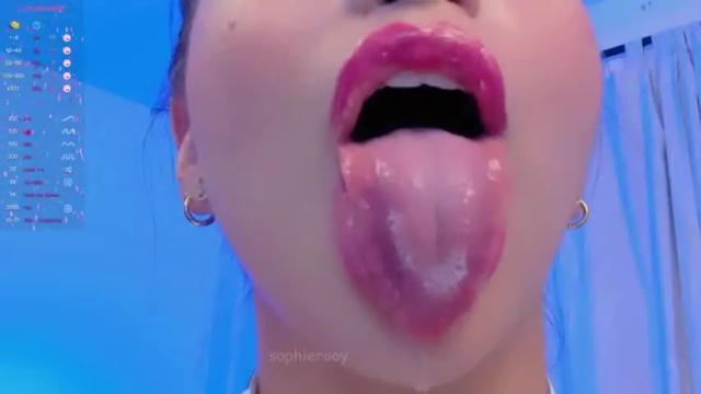 Image 10 of sophierooy Stream on Chaturbate on 13 months ago