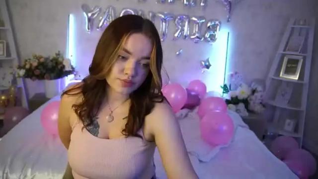 Image 2 of sophiesi Stream on Chaturbate on 20 months ago