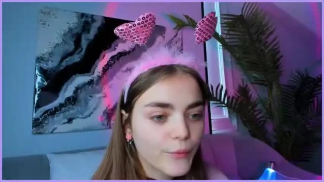 Image 10 of sophiesuvi Stream on Chaturbate on 15 months ago