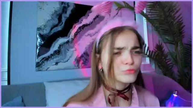Image 11 of sophiesuvi Stream on Chaturbate on 15 months ago