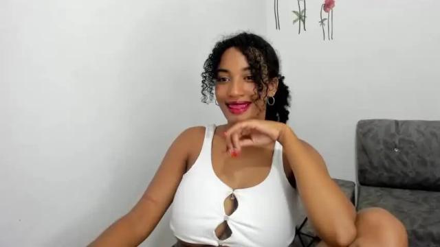Image 11 of sophiewhite2 Stream on Chaturbate on 14 months ago