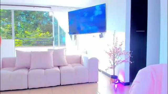 Image 3 of sophijonnes Stream on Chaturbate on 24 days ago