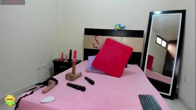 Image 10 of sophivans_milf Stream on Chaturbate on 26 days ago