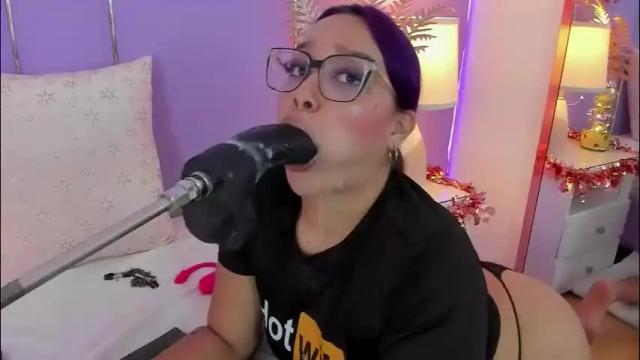 Image 3 of sophyruiz_ Stream on Chaturbate on 26 days ago