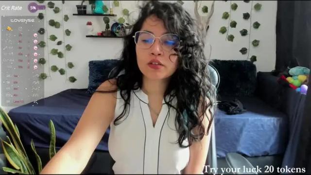Image 6 of sora_green Stream on Chaturbate on 18 months ago