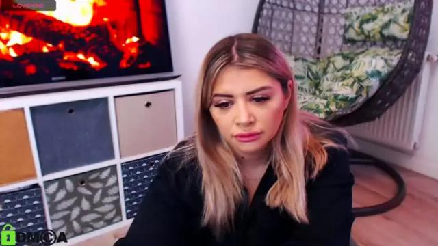 Image 2 of sosox_ Stream on Chaturbate on 20 months ago