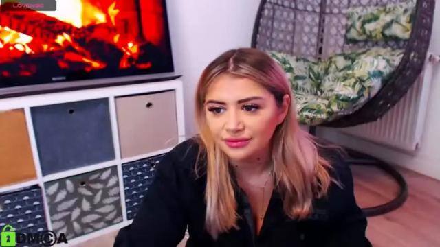 Image 3 of sosox_ Stream on Chaturbate on 20 months ago