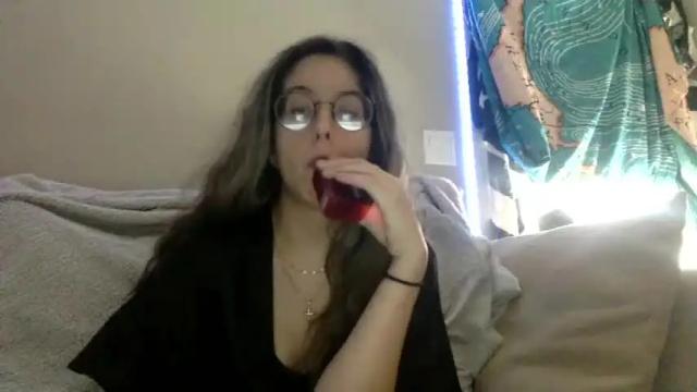 Image 3 of sourmelonss Stream on Chaturbate on 13 months ago