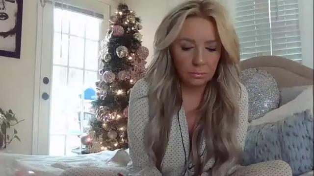 Image 10 of southernbarbii Stream on Chaturbate on 16 months ago