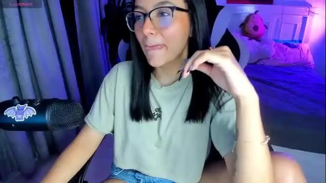 Image 2 of soy___lili Stream on Chaturbate on 2 months ago