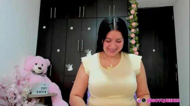 Image 2 of soyqeen Stream on Chaturbate on 11 days ago