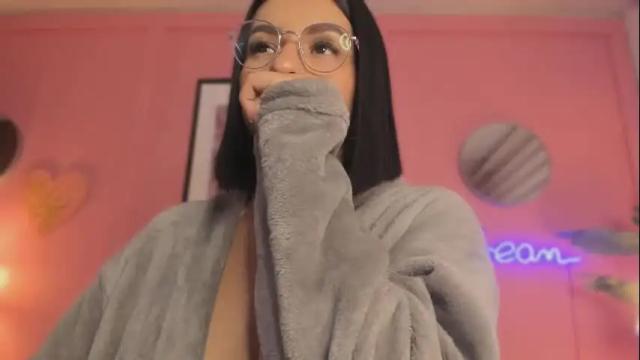 Image 4 of soysaraa_ Stream on Chaturbate on 1 month ago