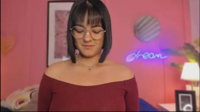 Image 2 of soysaraa_ Stream on Chaturbate on 1 month ago