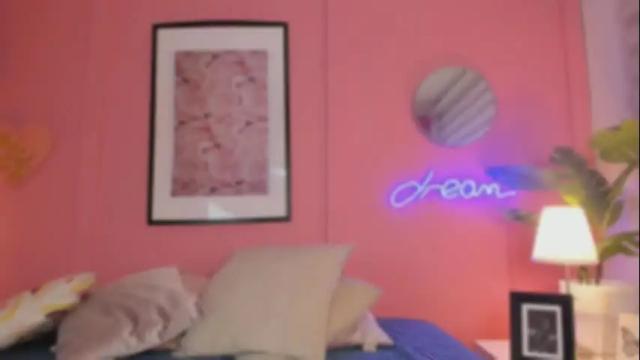 Image 4 of soysaraa_ Stream on Chaturbate on 1 month ago