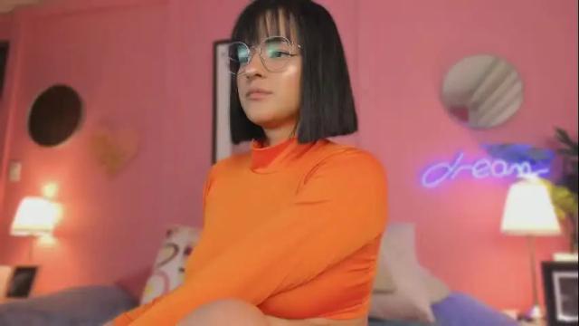 Image 12 of soysaraa_ Stream on Chaturbate on 17 days ago
