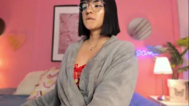 Image 8 of soysaraa_ Stream on Chaturbate on 8 days ago