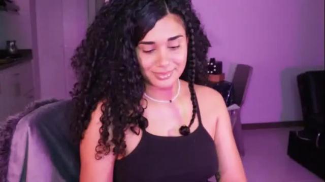 Image 4 of soytropicalfruit Stream on Chaturbate on 19 days ago