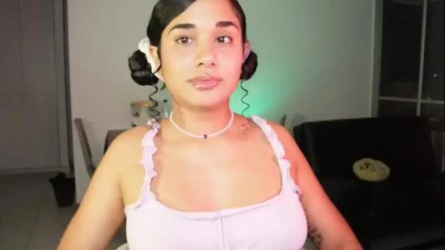 Image 2 of soytropicalfruit Stream on Chaturbate on 9 days ago