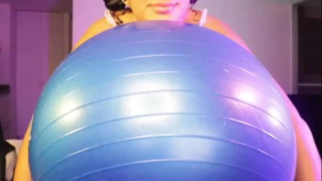 Image 4 of soytropicalfruit Stream on Chaturbate on 9 days ago
