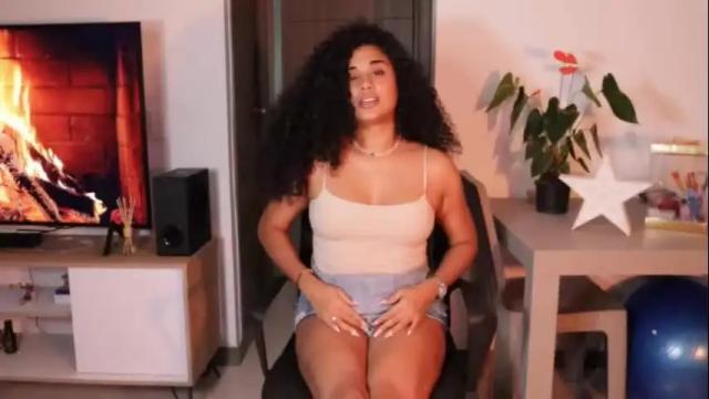 Image 4 of soytropicalfruit Stream on Chaturbate on 1 month ago