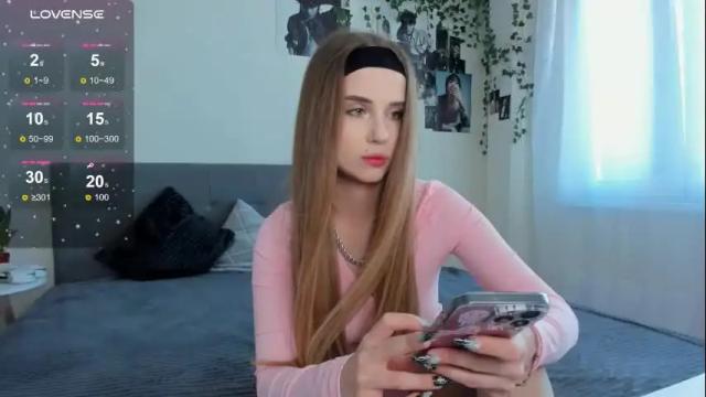 Image 3 of sparkling_sel Stream on Chaturbate on 6 months ago