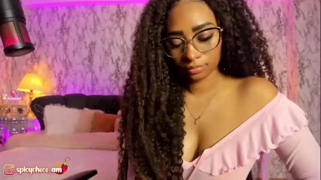 Image 11 of spicyamelia Stream on Chaturbate on 1 month ago