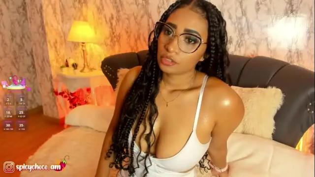 Image 2 of spicyamelia Stream on Chaturbate on 24 days ago