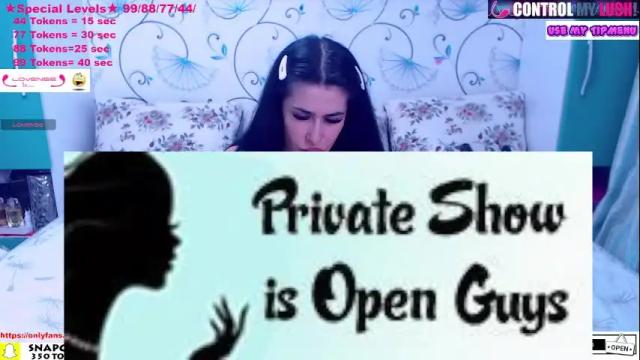 Image 8 of spicybrunnete Stream on Chaturbate on 6 days ago