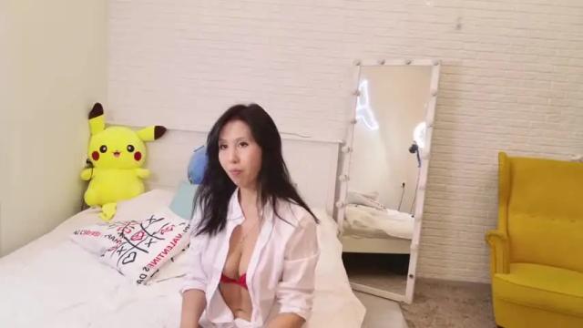 Image 8 of spicyinsu Stream on Chaturbate on 13 months ago